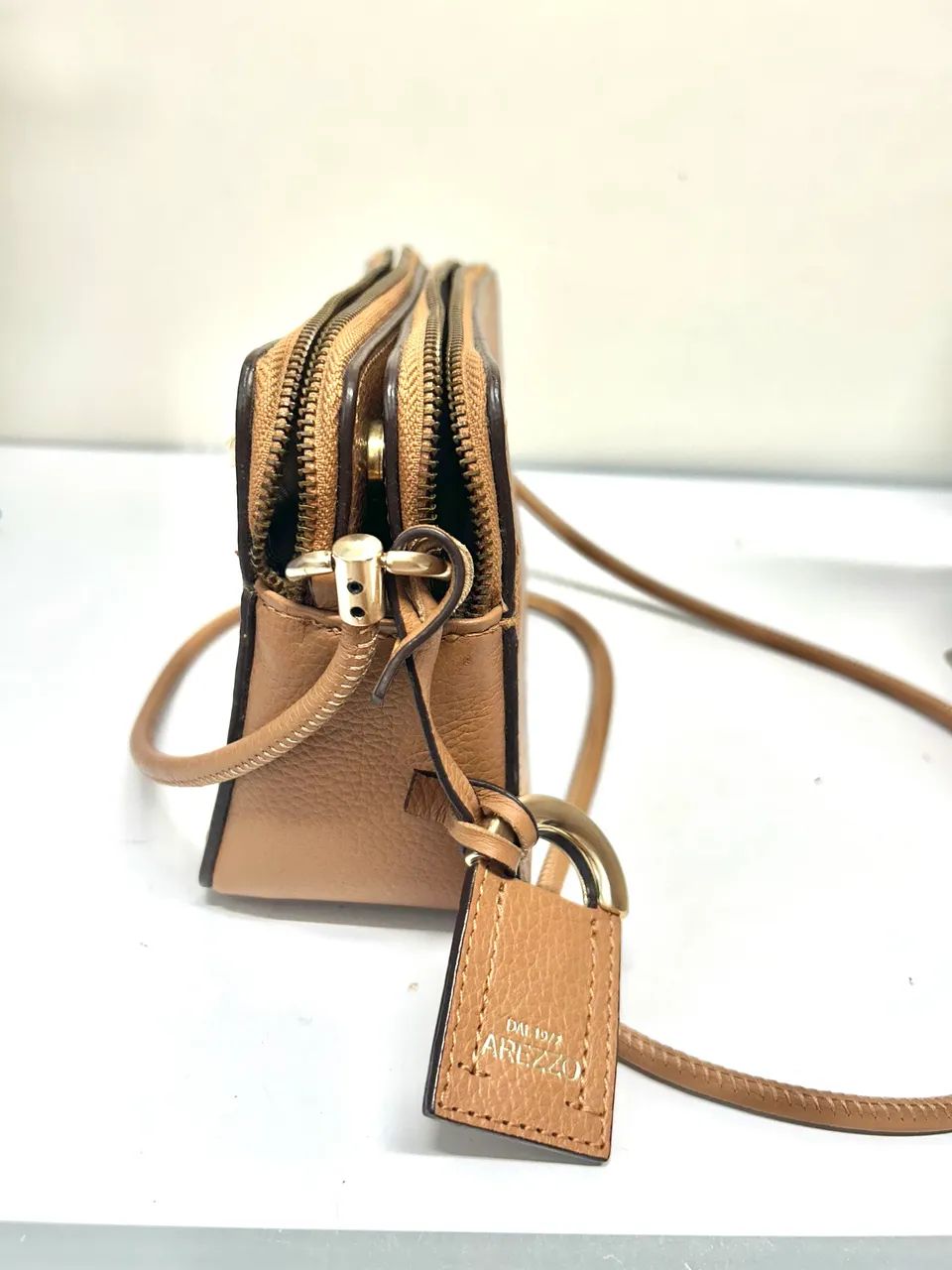 Bolsa Arezzo em couro legítimo  - Foto 4