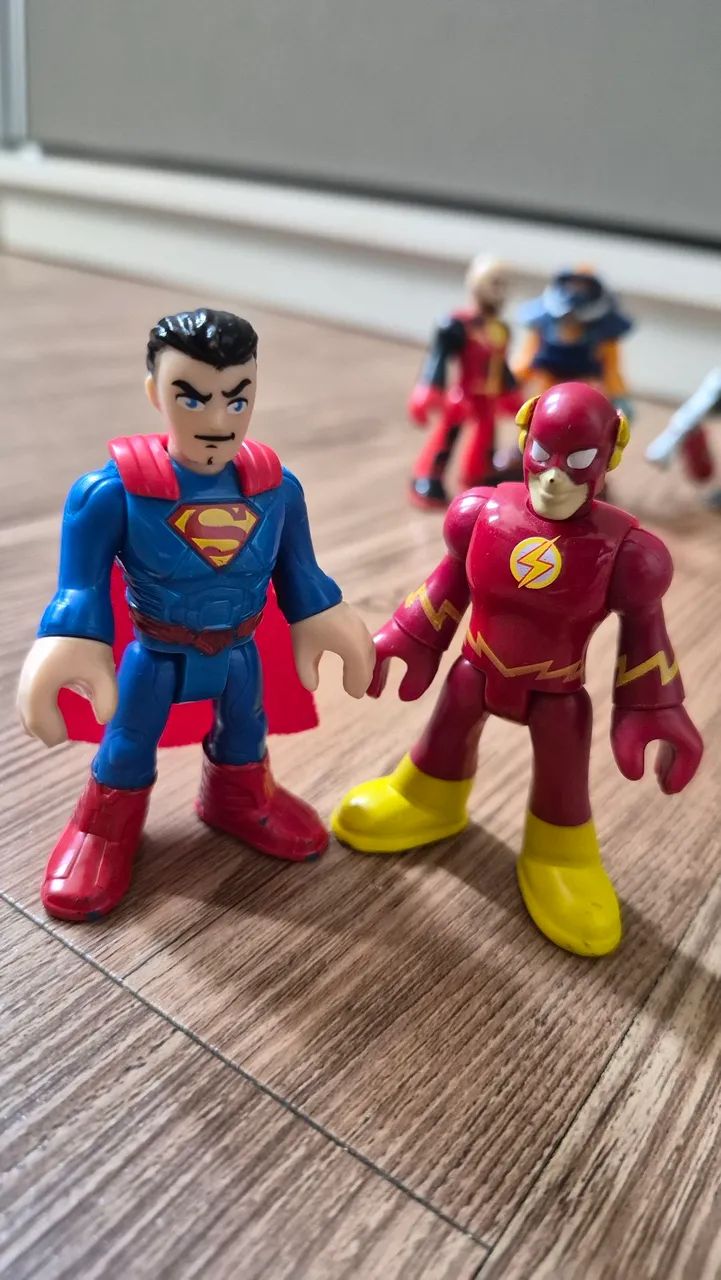 Bonecos articulados Imaginext DC super friends Superman e Flash - Foto 2