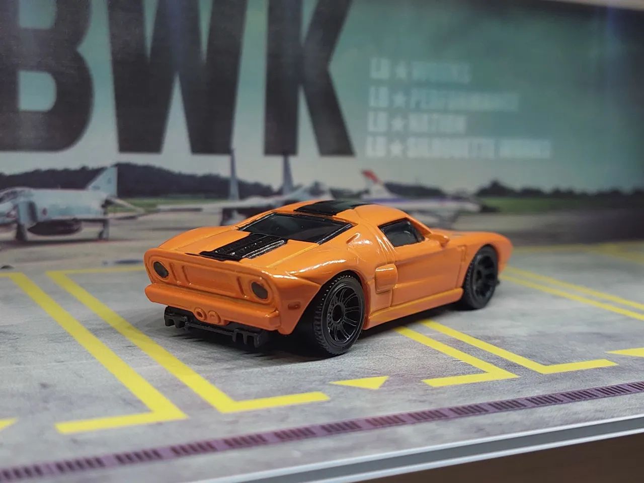 Matchbox Ford GT40 (laranja) 1/64 - Foto 4