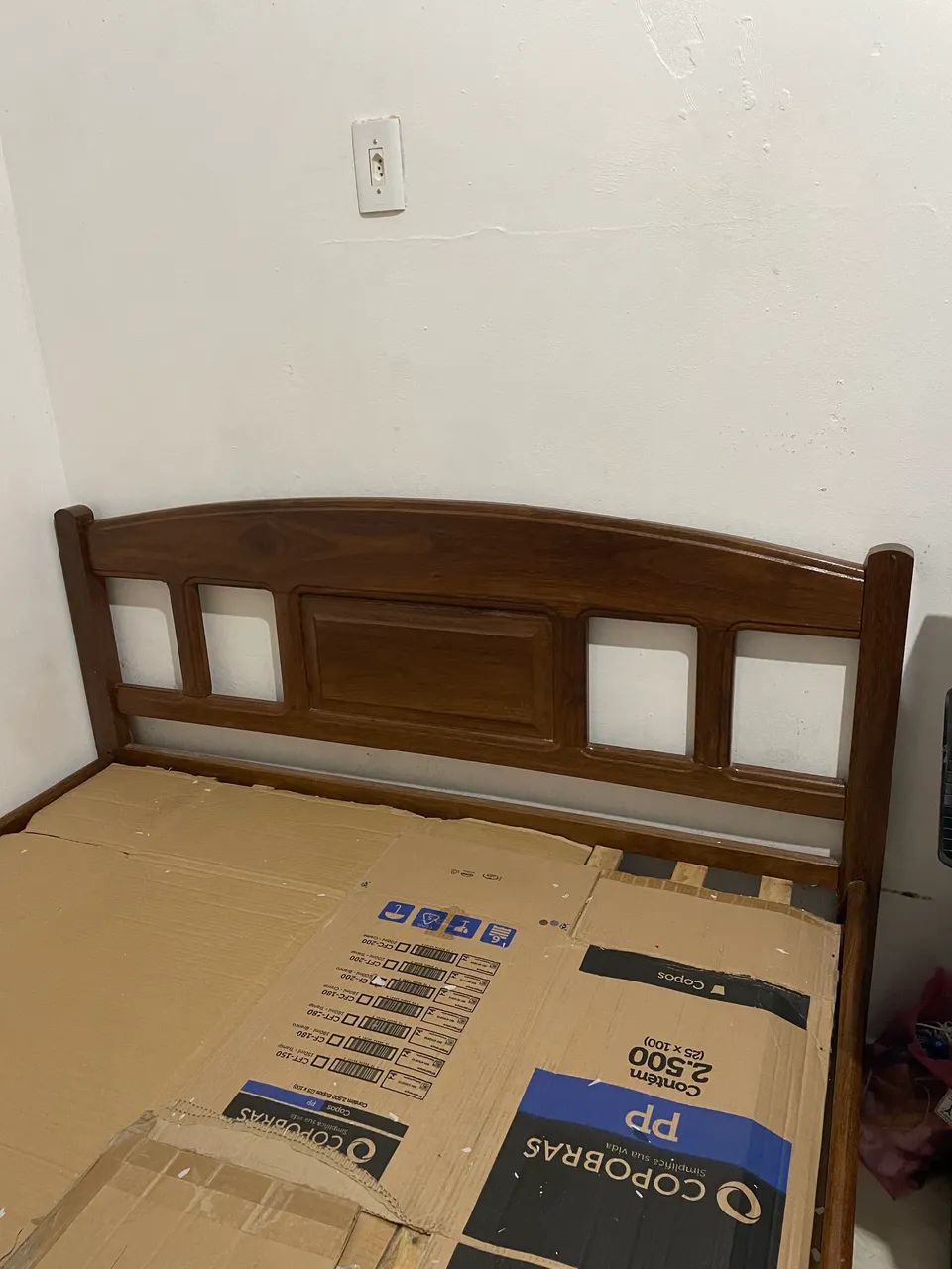 Vende-se Cama de Casal de Madeira  - Foto 2