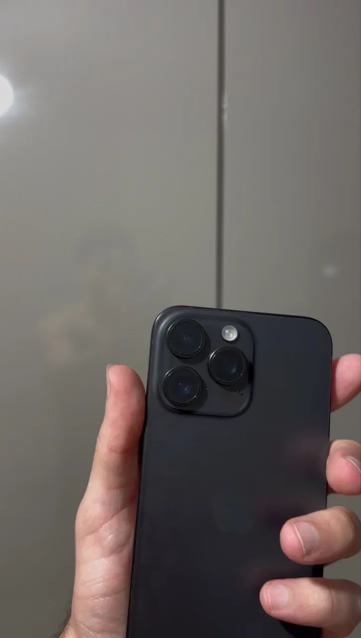         iPhone 15 Pro Max 256GB eSIM Titânio Preto - Foto 5