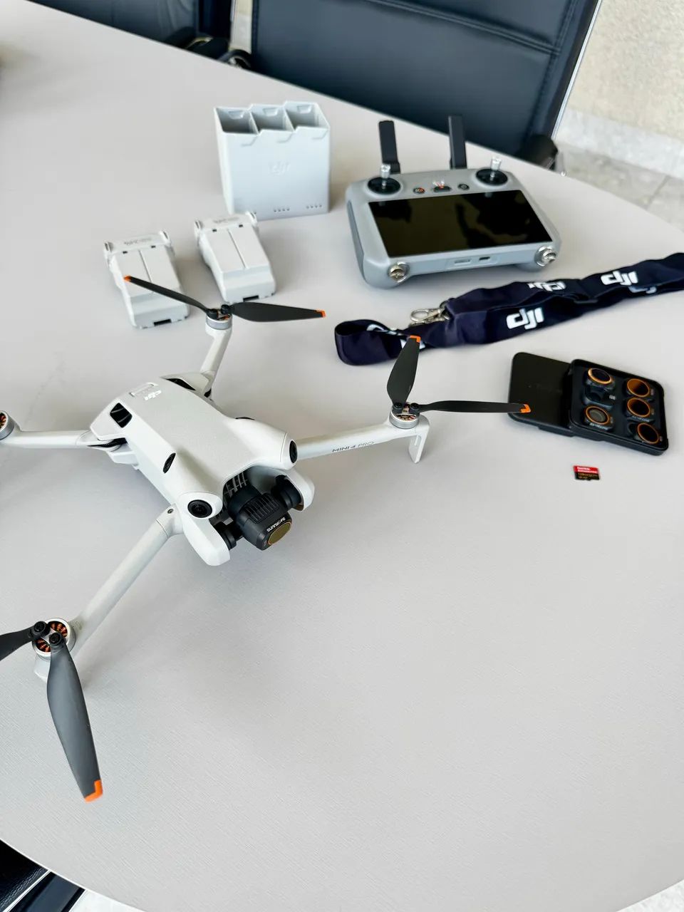 DJI Mini 4 Pro - Fly More Combo - Foto 4