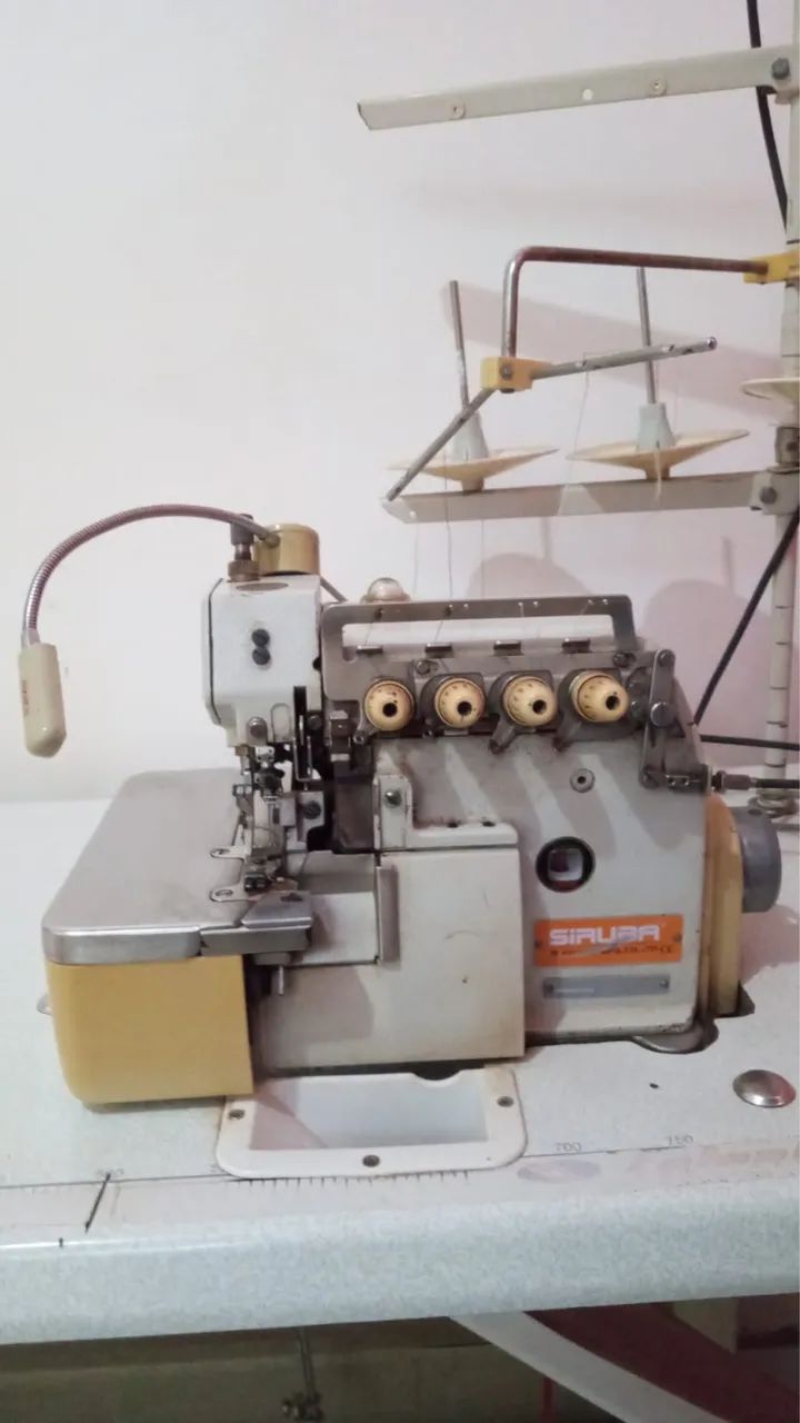 Máquina industrial Siruba 