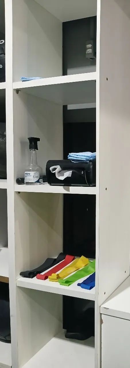 ESTANTE COLMÉIA EM MDF (4 prateleiras). 