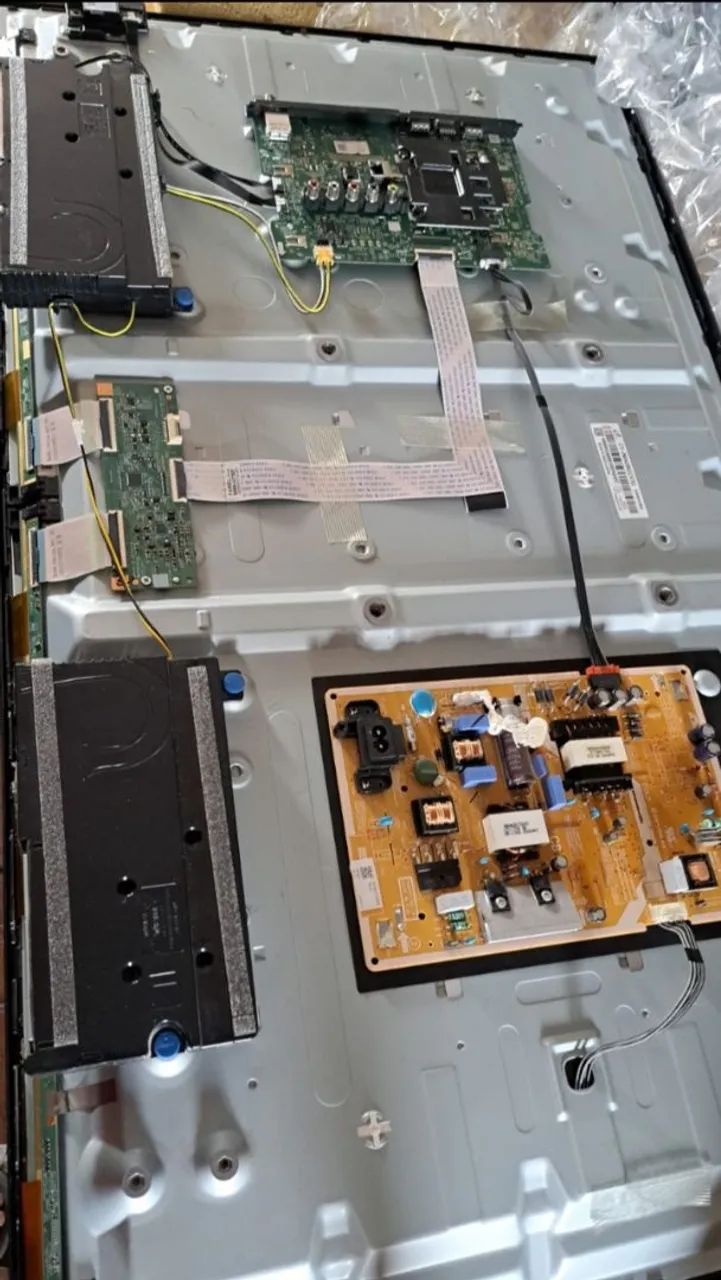 VENDO TV DE 43 POLEGADAS COM TELA C/ DEFEITO - Foto 4
