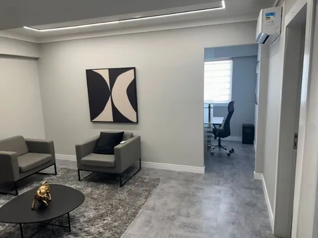 VENDO / PASSO PONTO DE SALA COMERCIAL COMPLETA E MOBILIADA - Foto 5
