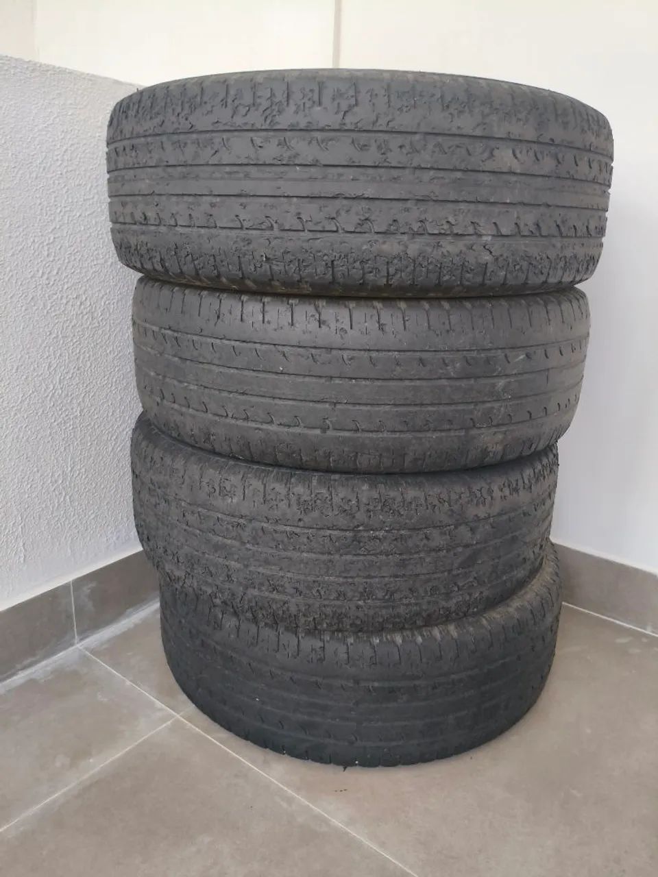 Pneus Goodyear EfficientGrip SUV  215 / 60 R17 - Foto 4