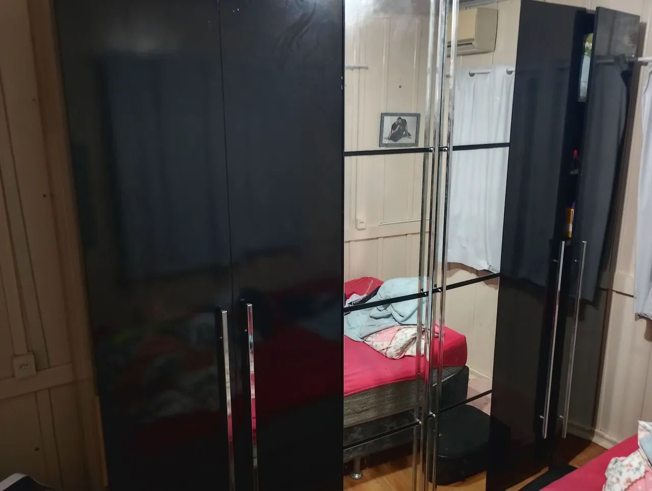 Guarda roupas 6 portas com espelho 