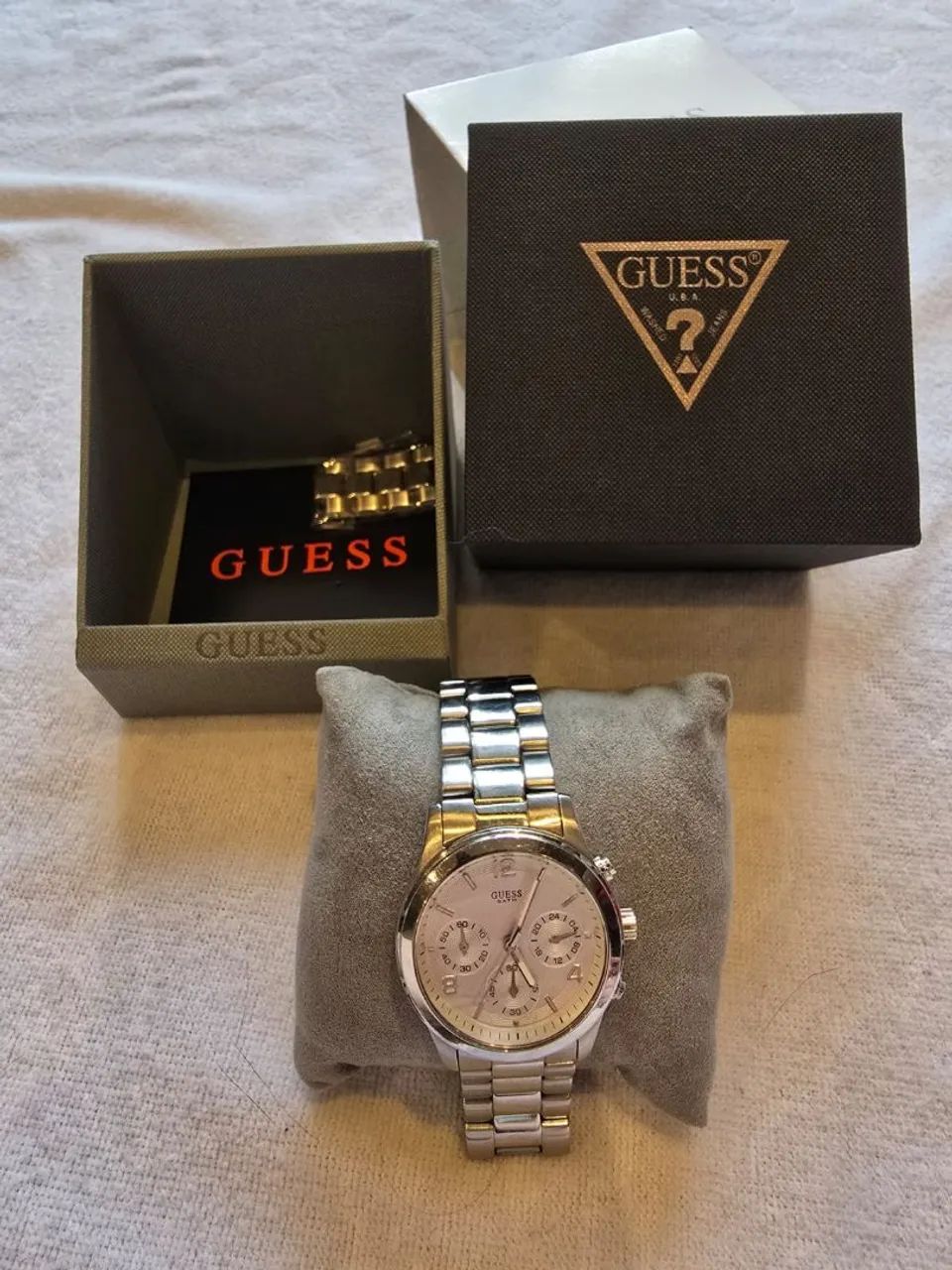 relógio de pulso feminino guess prateado analógico - Foto 4