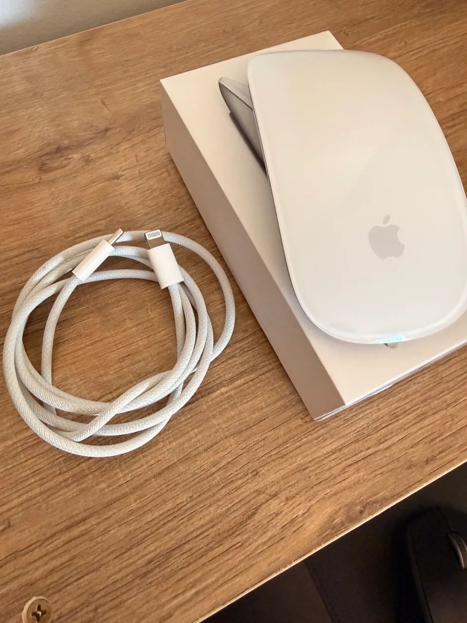 Apple Magic Mouse - Periféricos e Acessórios de Computador
