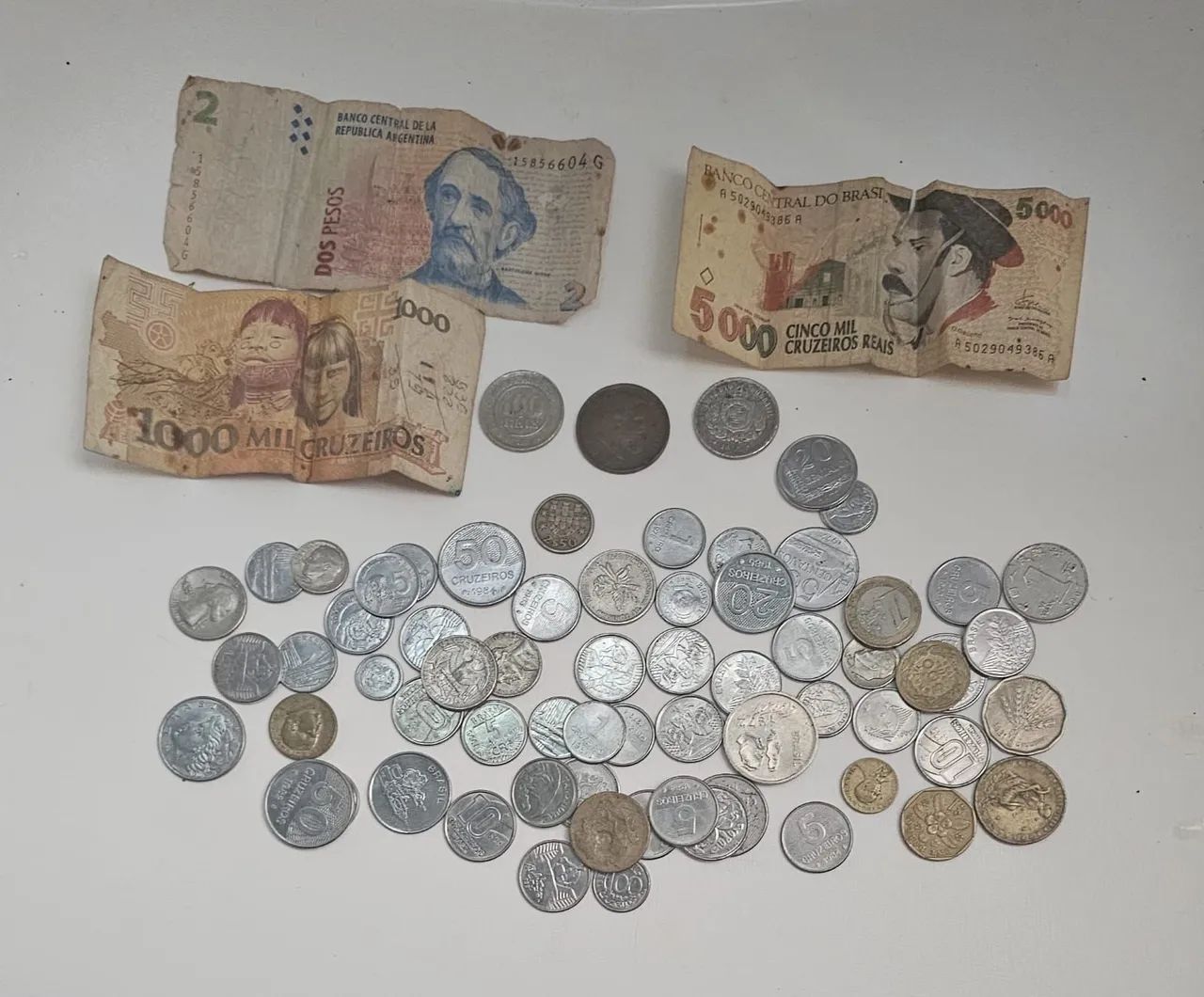 Moedas e células antigas  - Foto 2