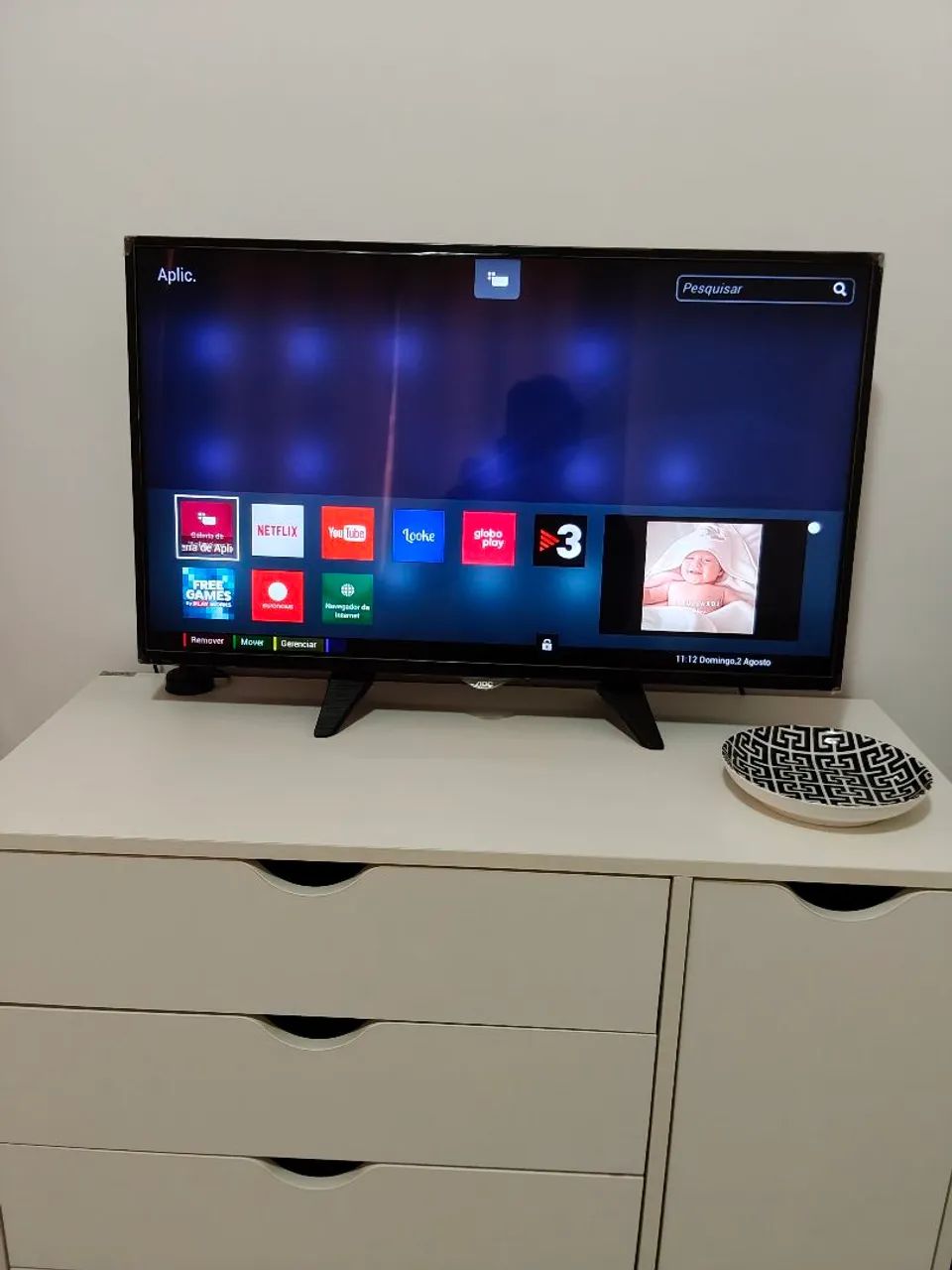 TV AOC Smart LED 32" com Suporte de Parede + Pés - Netflix e YouTube - Foto 3