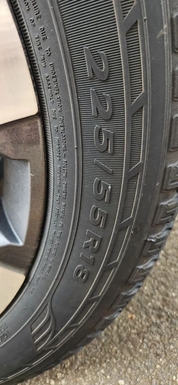 PNEU 225/ 55/R18