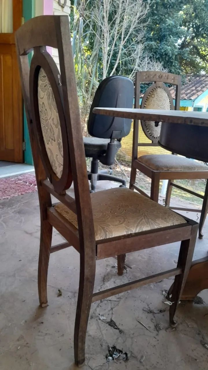 mesa antiga com 4 cadeiras ( para restauro) - Foto 4