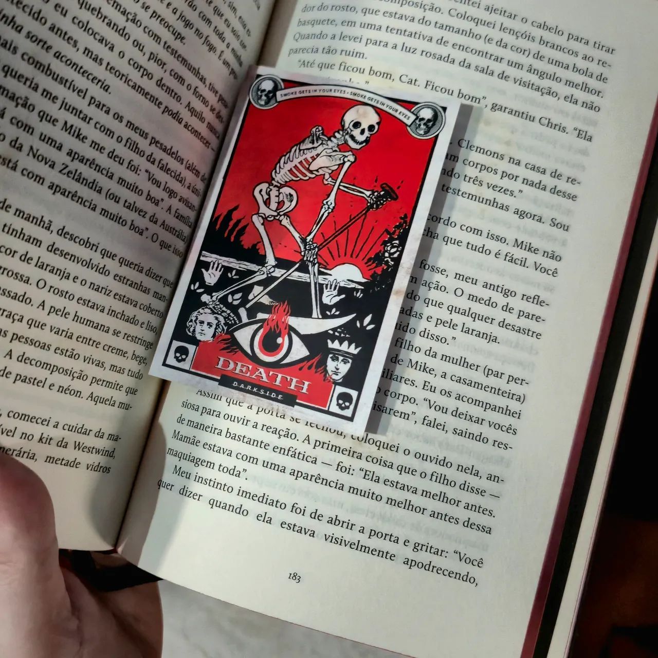 Livro Confissões do crematório - Foto 3