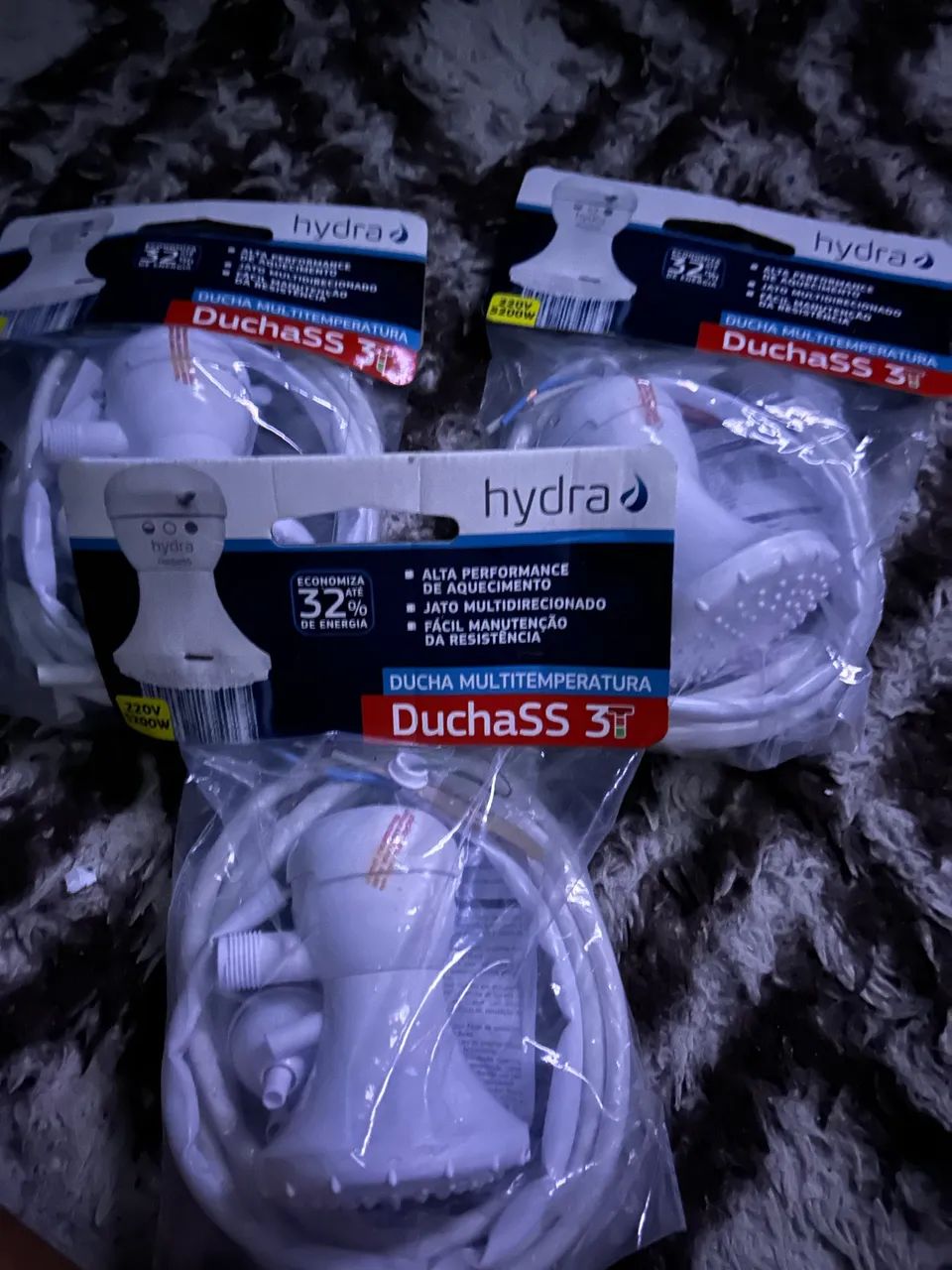 Chuveiros Hydra disponível 