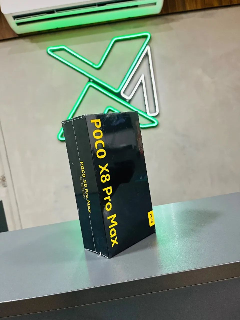 Poco X8 PRO MAX TELA AMOLED 6,83 !