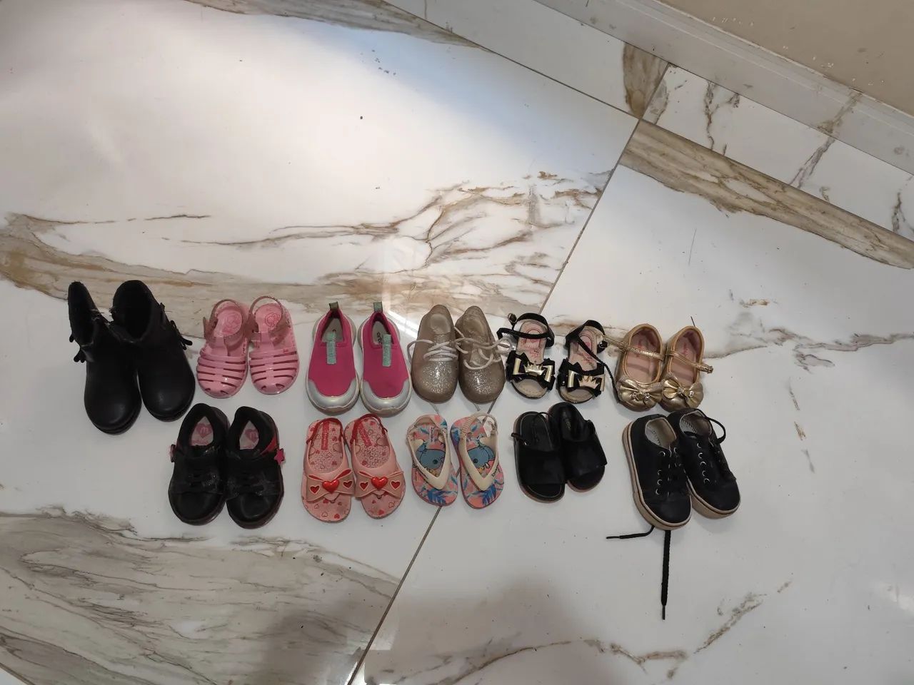 Lote de roupas de bebê 