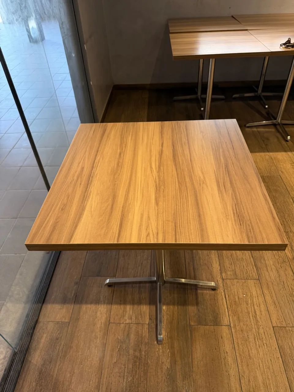 Mesas para restaurante 2 lugares MADEIRA E INOX