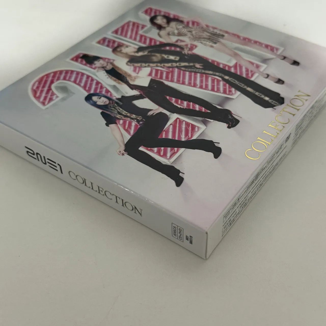 2NE1 COLLECTION Tipo B (DVD + CD) - Importado Completo Raro - Foto 5