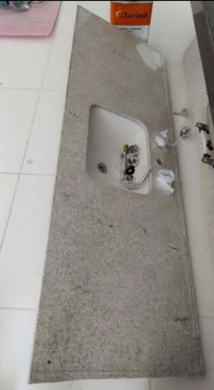Bancada de lavatório. 