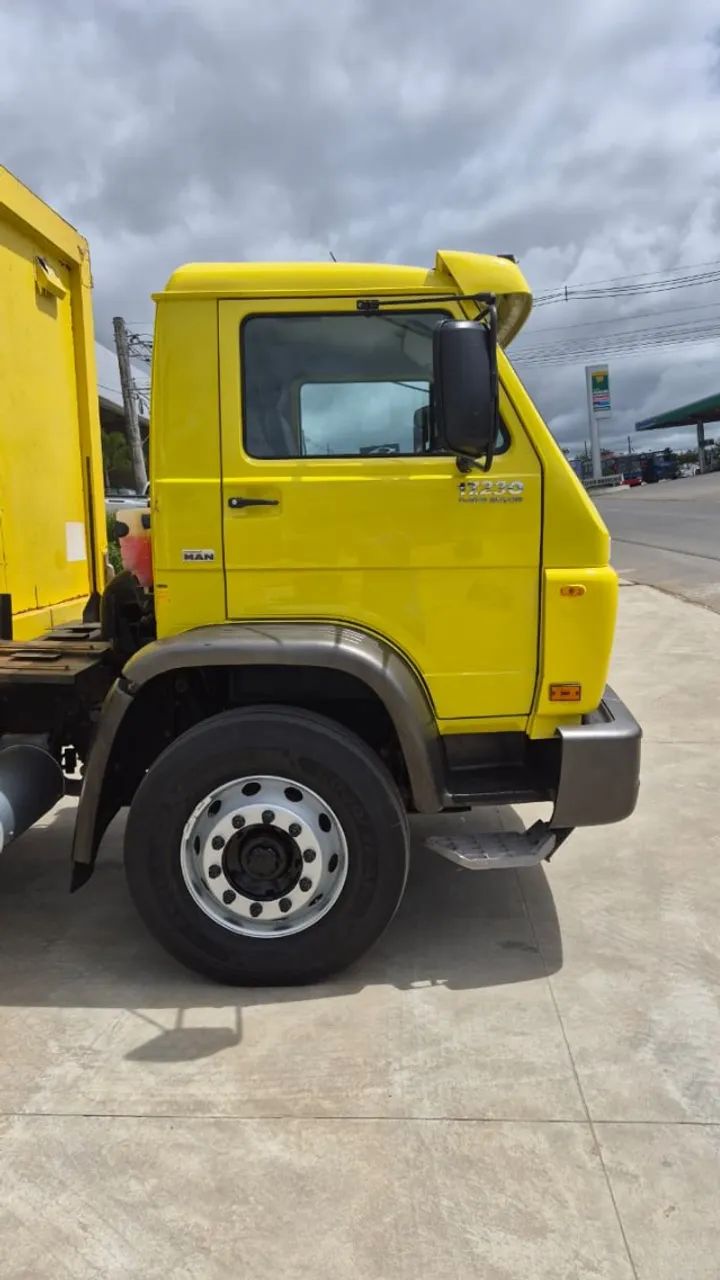 VW Worker 17.230 - 2019 - Baú de Bebida - Foto 4