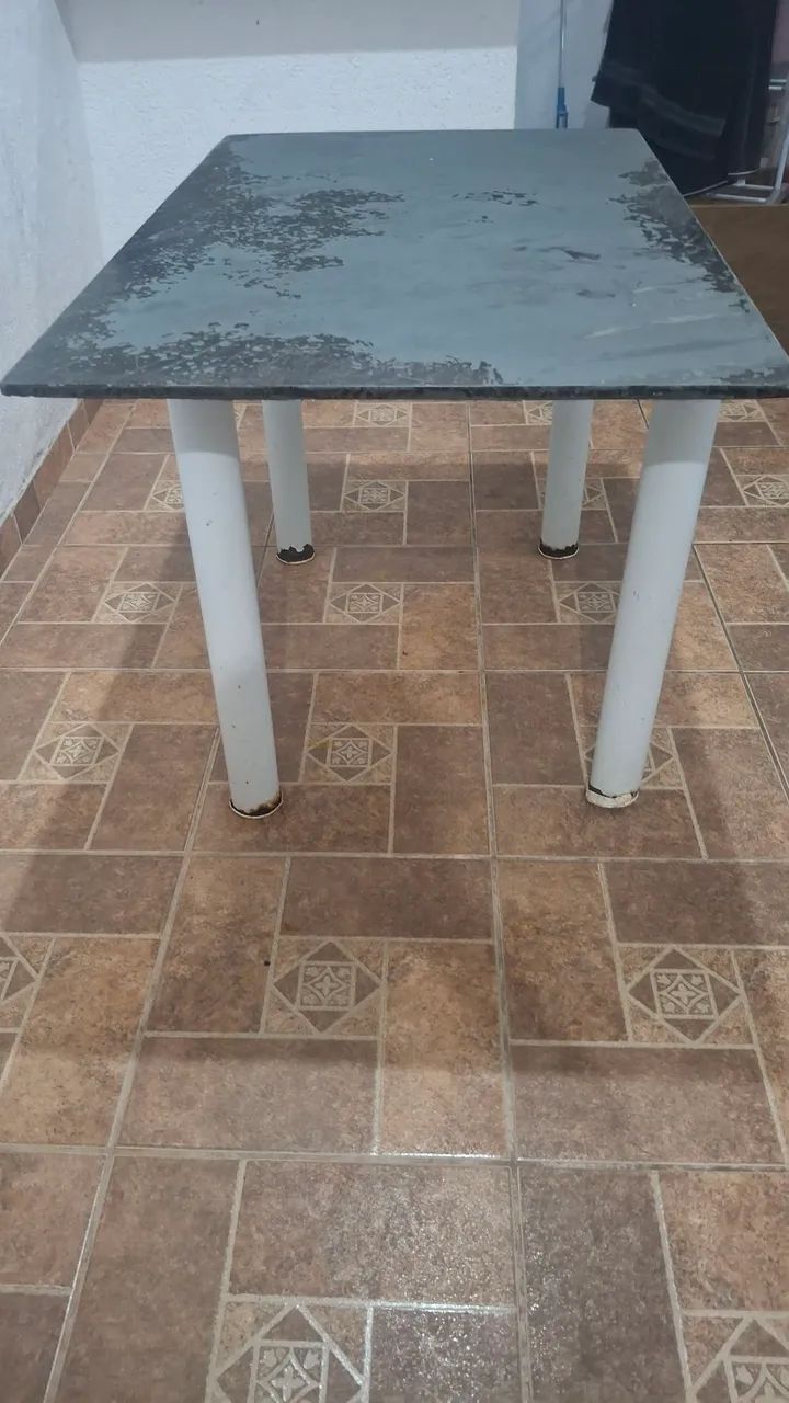 Mesa com 4 cadeiras.  - Foto 2