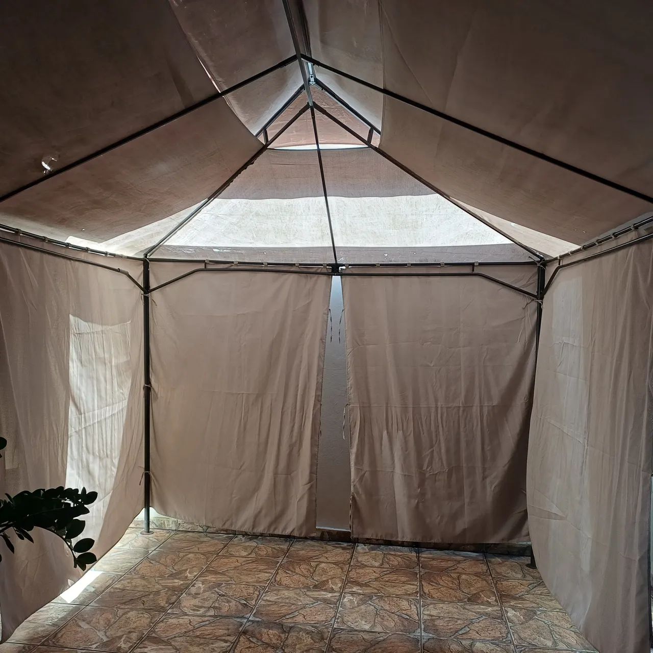 Tenda Gazebo com cortinas. - Foto 2