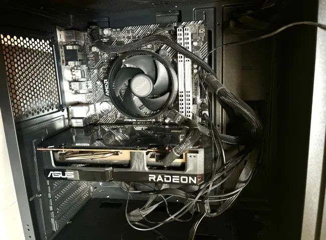 COMPUTADOR  GAMER - PC GAMER - RYZEN 5 5600 + RX 7600  - Foto 3
