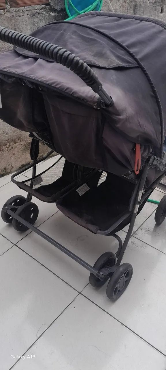 Carrinho de bebê gêmeos  - Foto 4