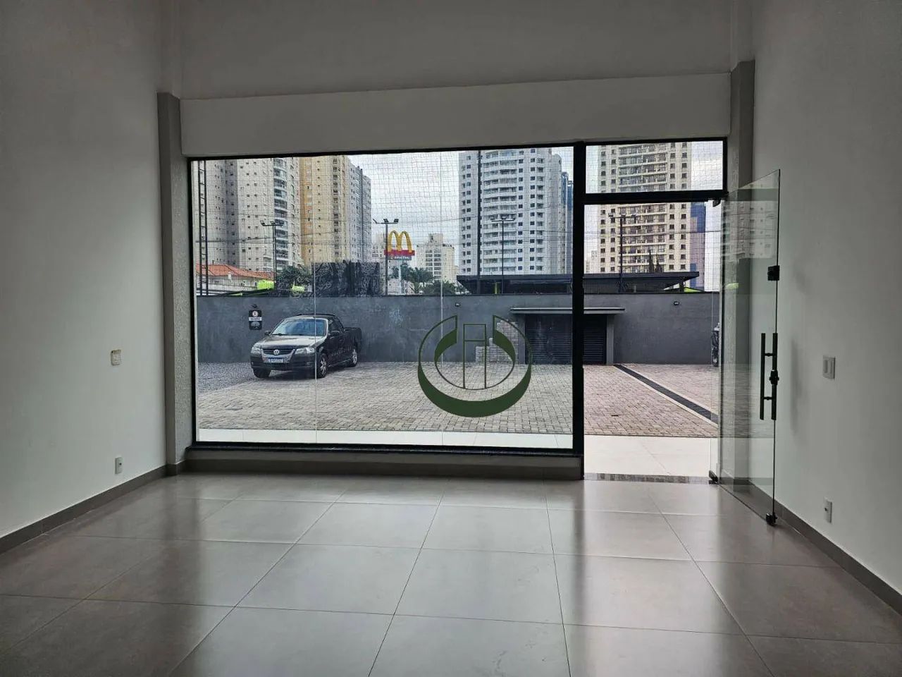 Sala em Galeria no Jardim Primavera