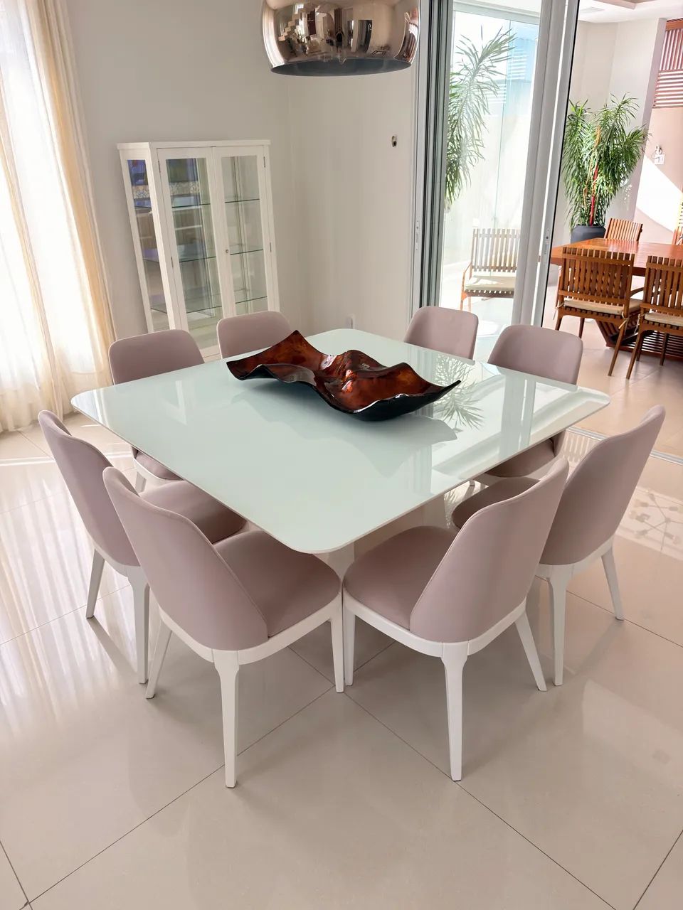 Mesa com 8 cadeiras 