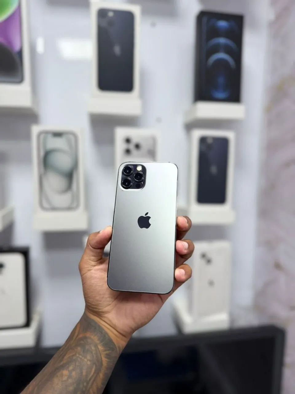 IPHONE 12 PRO MAX 128GB GRAFITE<br>CAMERA NOVA<br>R$ 1.999,00