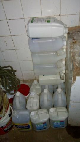Vendo galões pequenos - Foto 2