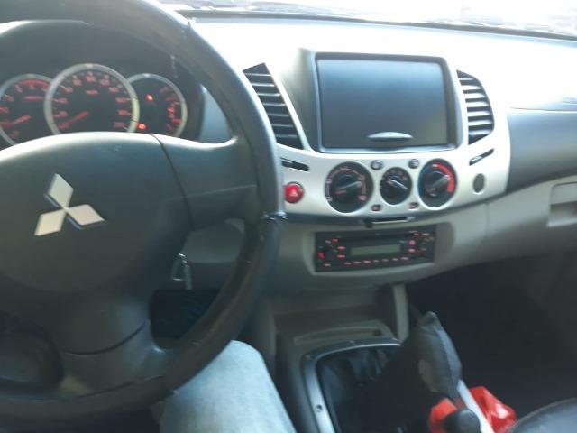 L 200, 4x4 preta, GLS à diesel, muito conservada, pneus em ótimo estado - Foto 8