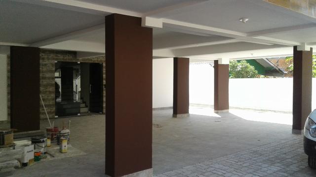 Ingleses 2dorm 1suite frente rua oa lado do mercado Sol - Foto 4