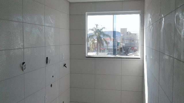 Ingleses 2dorm 1suite frente rua oa lado do mercado Sol - Foto 6