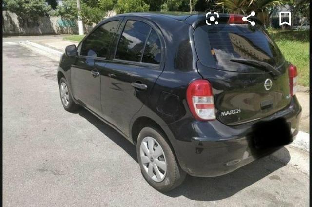 Troca-se carro em casa ou apartamento
