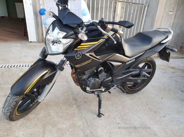 MOTO YAMAHA FAZER 250 BLACK EDITON