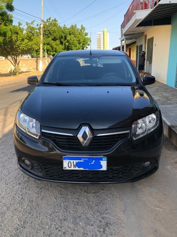 CARRO SANDERO