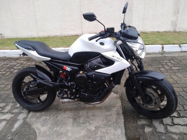 YAMAHA XJ 6 ANO 2012