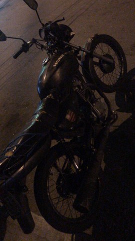 VENDO 125 SÓ COM O NADA CONSTA 2000 SÓ VEM MOTOR OK SEQUINHO VAZA NADA