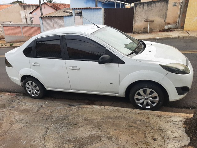 FIESTA SEDAN 2014 COMPLETO