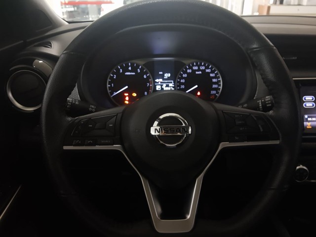 KICKS SV CVT