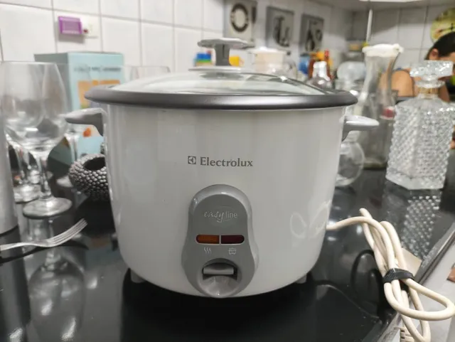 Panela Elétrica Electrolux De Arroz A Vapor 10 Xicaras Inox