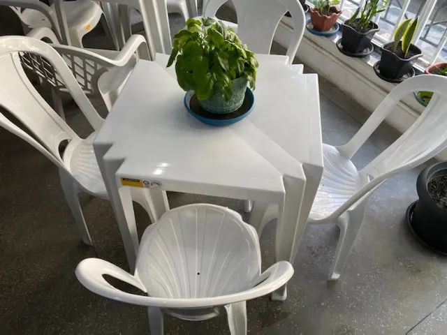 Jogo de mesa cadeira Tramontina branca nova pra igreja partir de 260 R$ cada