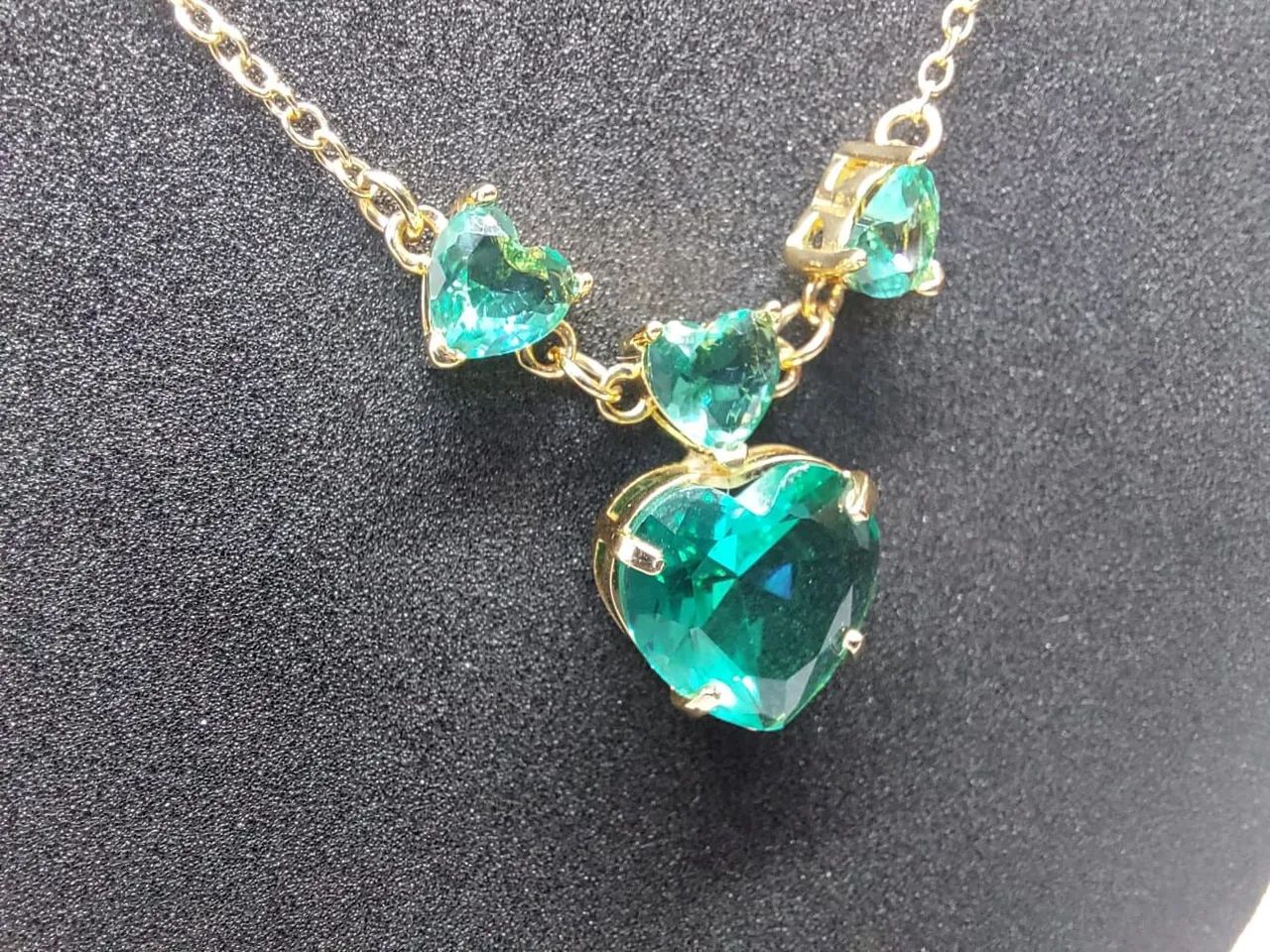 Colar banhado a ouro com pedras verde água - lindo! - Foto 5