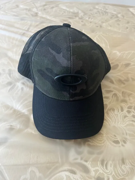 Boné Oakley camuflado original
