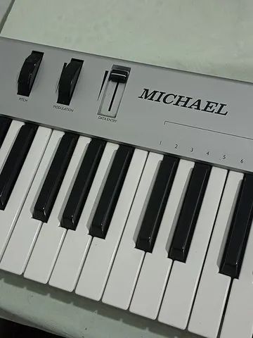 Teclado Midi Michael KCM 600 - Foto 3