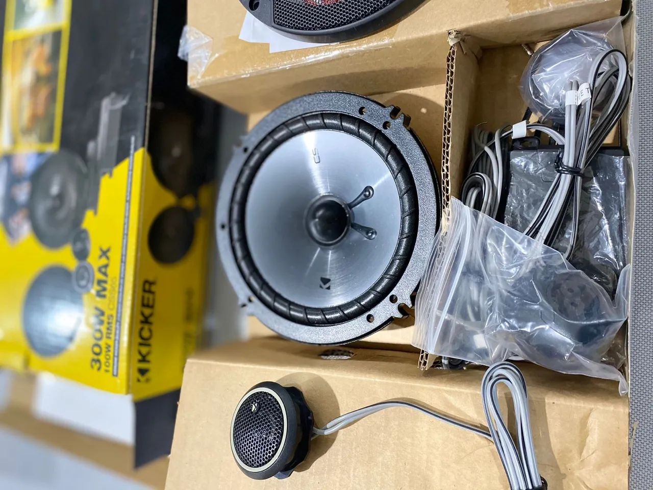 Auto falante KICKER 2 vias 6.5 polegadas novo 100 W RMS  - Foto 5